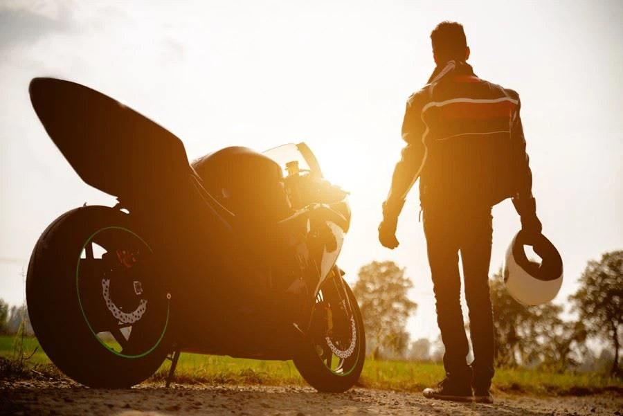 MOTORCYCLE RADIAL TIRE 058